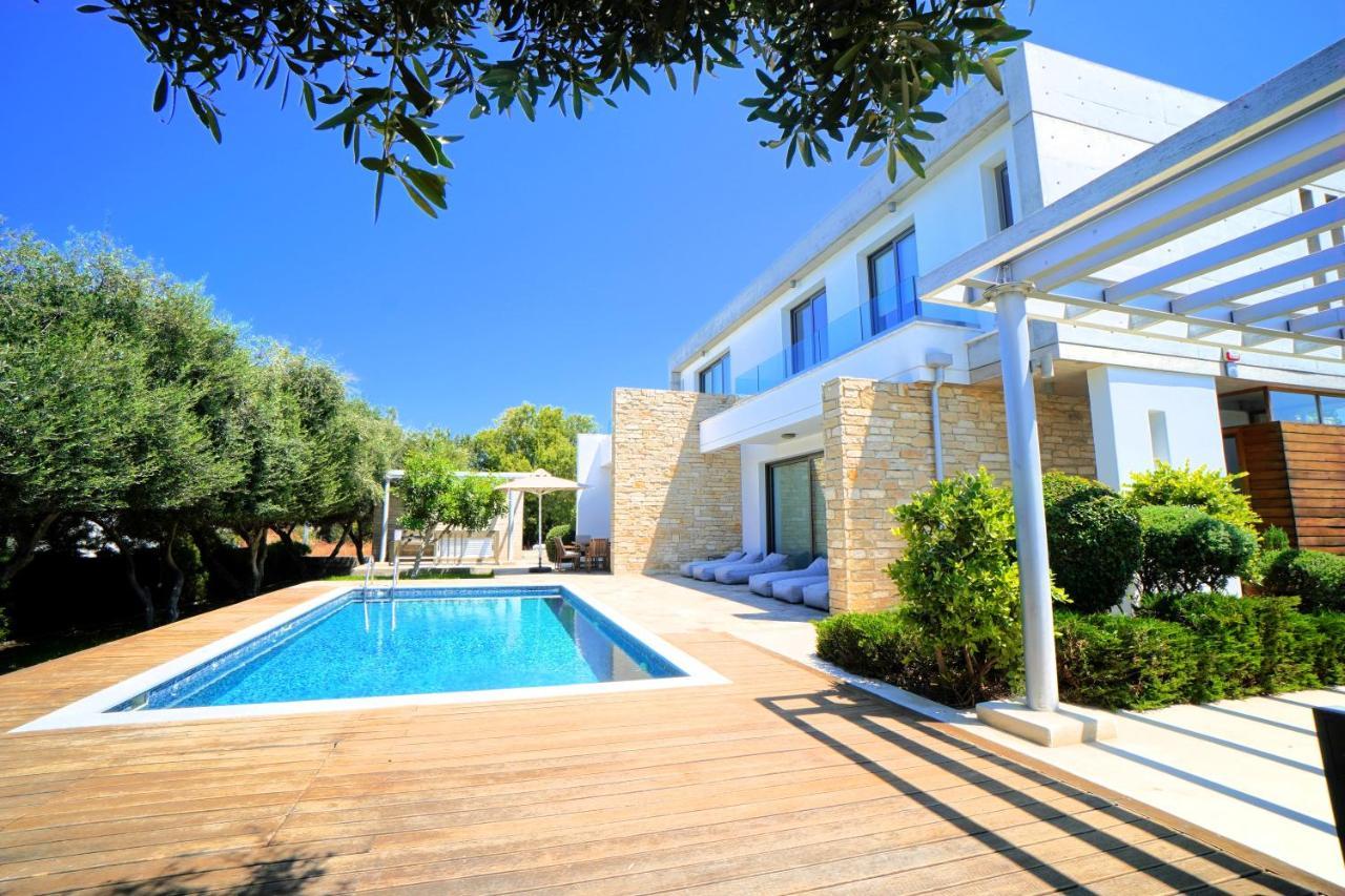 Paphos Olive Grove 4 Bedroom Villa מראה חיצוני תמונה